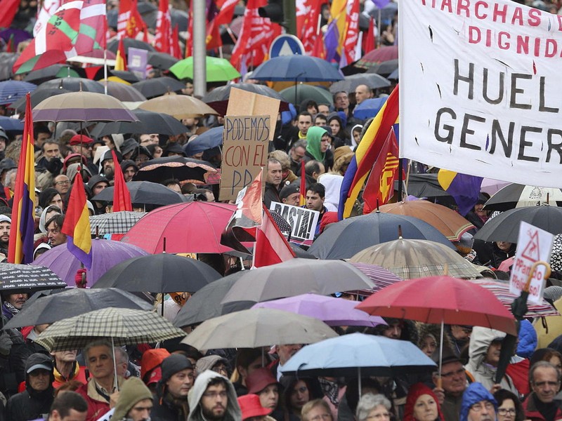 Decenas de miles marchan en Madrid por “Pan, techo y trabajo”