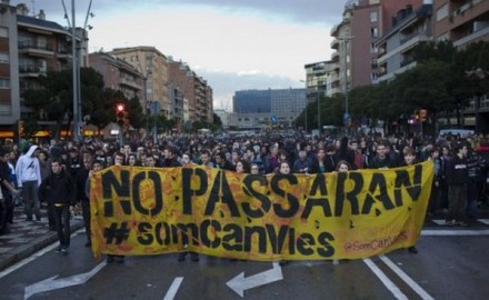 Prisión para cuatro jóvenes detenidos del centro ocupado Can Vies de Barcelona