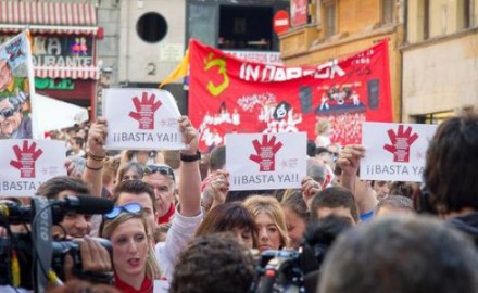 San Fermín y el gran esfuerzo de la prensa e instituciones para legitimar la violencia de género