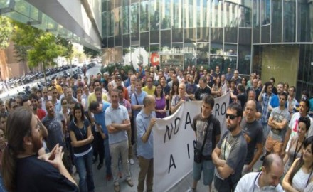 Indra anuncia miles de despidos, los trabajadores van a la huelga