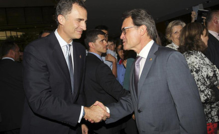 Felipe VI se pone a la cabeza de la reacción españolista contra el 27S