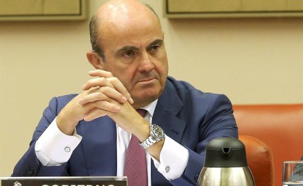 Ministro de Economía español comprometido en trama de corrupción