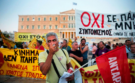 Condenan a activistas griegos por protestar contra el pacto de coloniaje