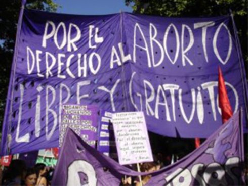 Aprobada la ley que condiciona el aborto para las menores de 18 años en el Estado español