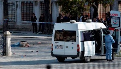 Ataque suicida en una zona turística de Estambul causa una decena de muertos