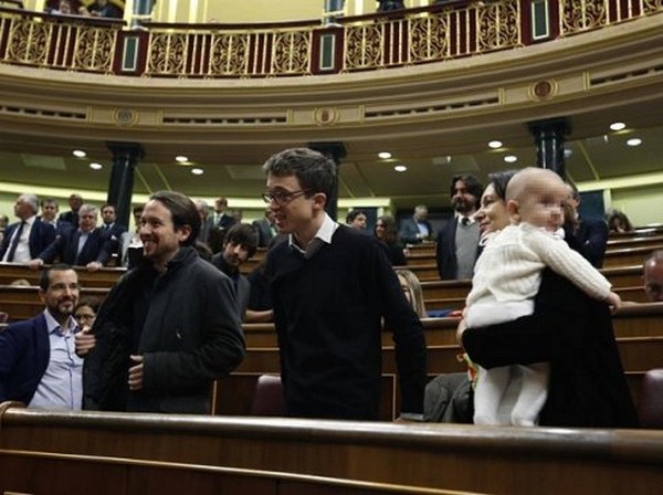 Un bebé en el Congreso, gestos y discursos sobre la conciliación