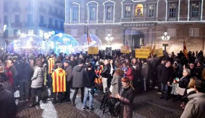 La ofensiva españolista no cesa ni en Navidad: detenido un concejal de la CUP